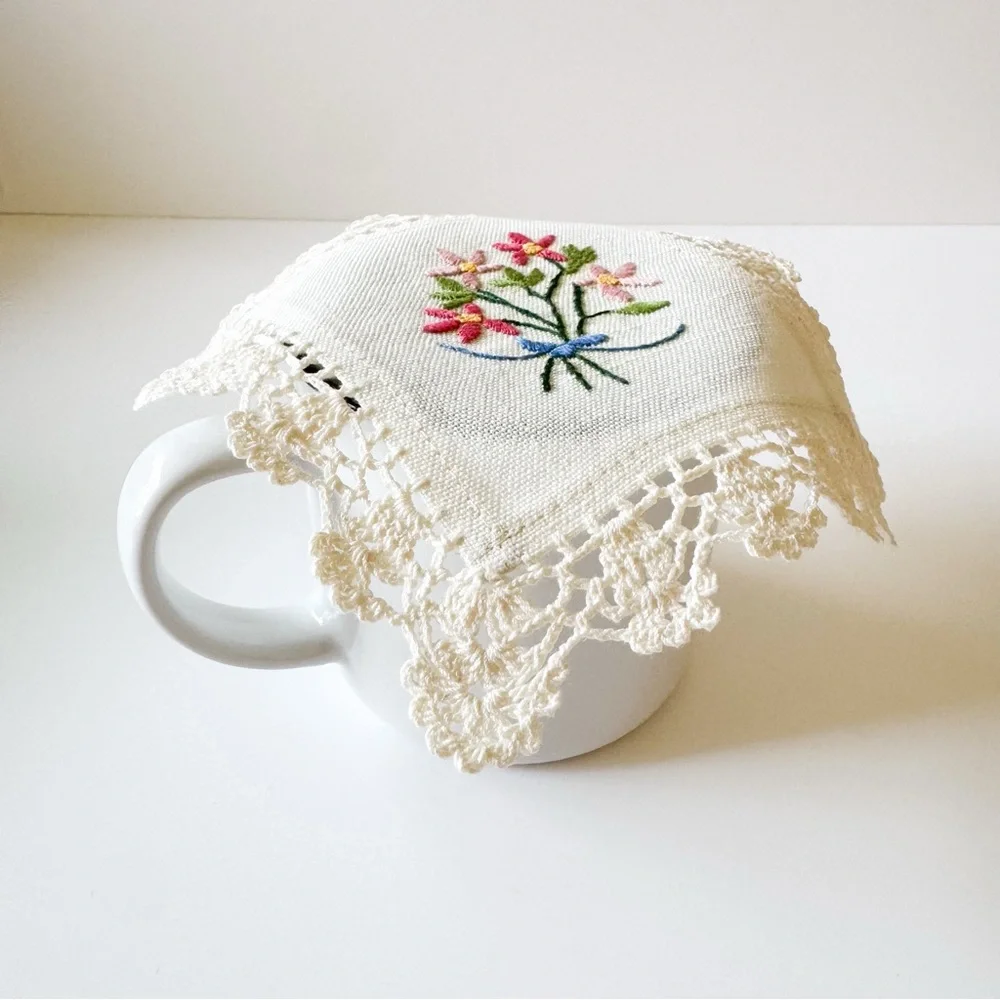 Hand Embroidered Floral‎ Lace Linen Napkin - Heirloom Cottagecore Linen